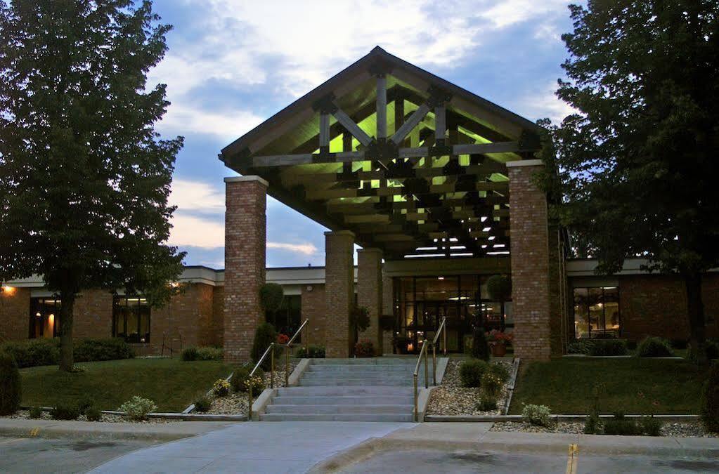 Lake Okoboji Resort And Conference Center מראה חיצוני תמונה